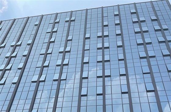 產(chǎn)業(yè)園改造玻璃幕墻