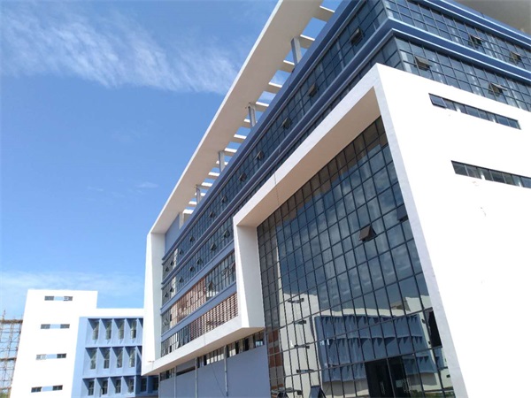 哪里可以找到專業(yè)玻璃幕墻廠家？