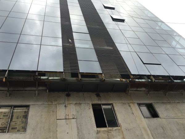 鋼結(jié)構(gòu)玻璃幕墻施工方案，中東誠心為您專解！