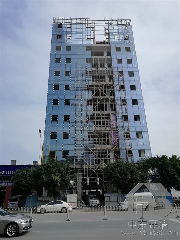 無縫鋁板幕墻的優(yōu)勢與實用性！