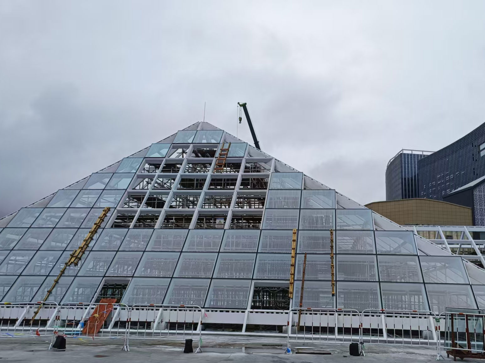 玻璃幕墻公司哪家靠譜