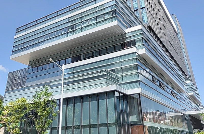 東莞產業(yè)園玻璃幕墻找誰做靠譜