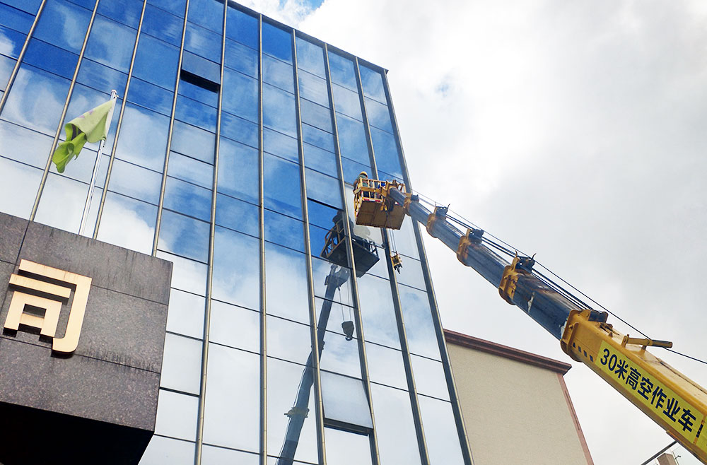 專業(yè)玻璃幕墻更換公司