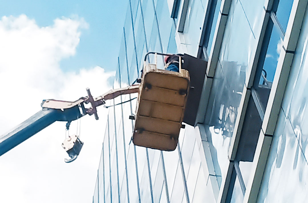 深圳外墻鋼化玻璃更換