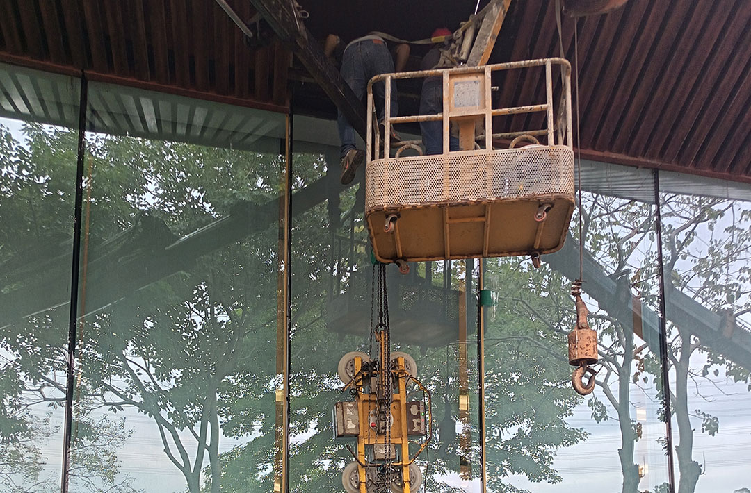 深圳幕墻玻璃維修公司