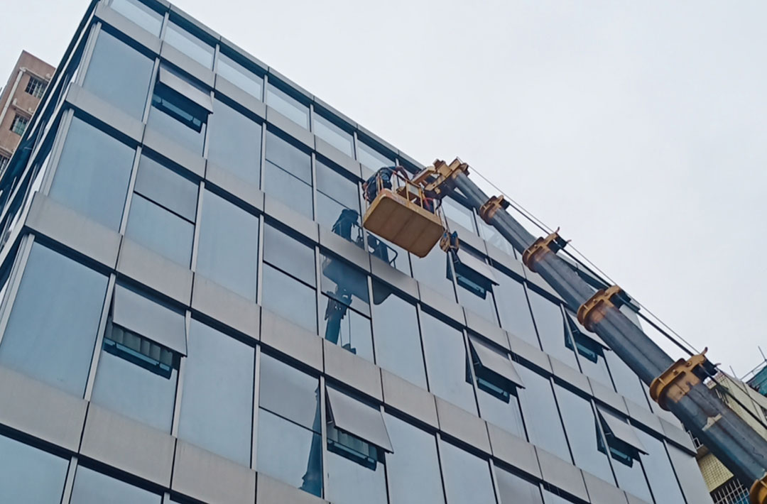 幕墻玻璃更換維修公司