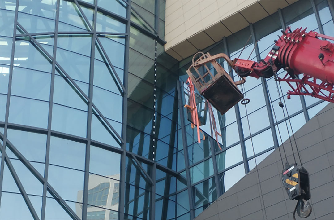 東莞玻璃幕墻專業(yè)維修哪家不錯